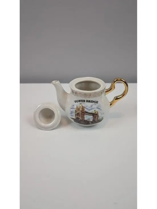 Miniature Porcelain Tea Set by Historical London Ceramics English Themed 9pc Set - Picture 7 of 9
